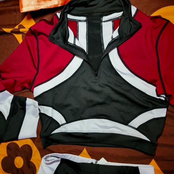 WORK OUT SET - Picture 3 of 4